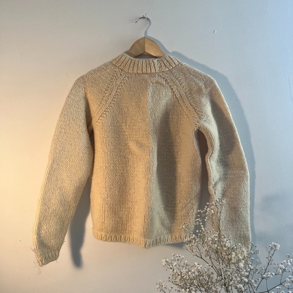 VINTAGE Handmade Cream-Coloured Wool Sweater - XS - Picture 2 of 2
